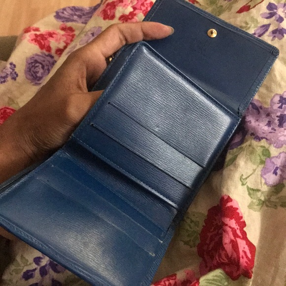 Vintage old blue Epi bifold snap LV wallet - Picture 5 of 8